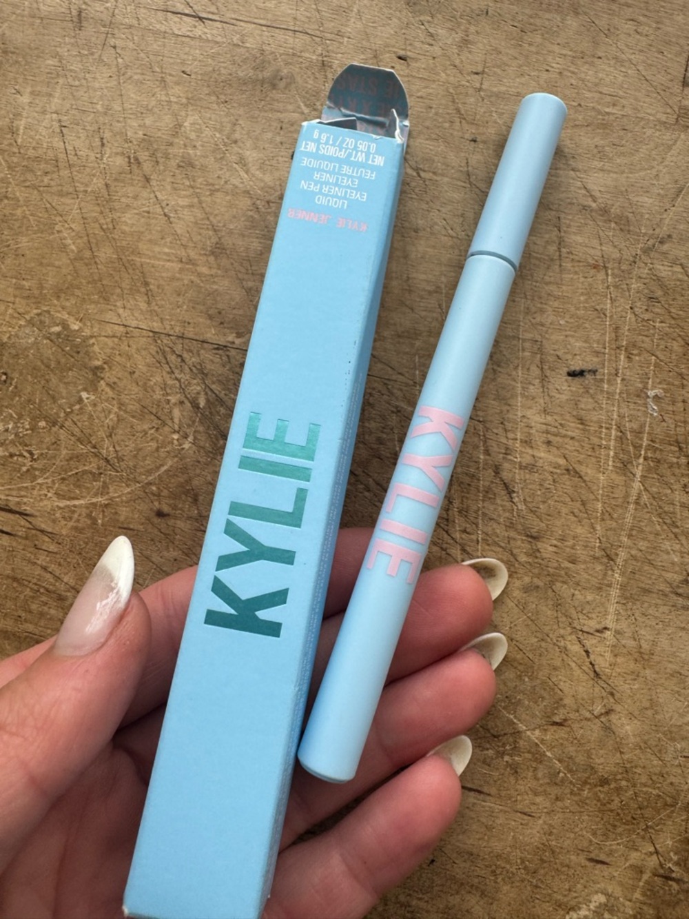 Kylie Cosmetics liquid eyeliner pen in the limited edition "4 Ever Ting" pink
